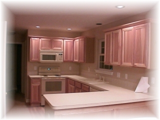 kitchen.JPG (43729 bytes)